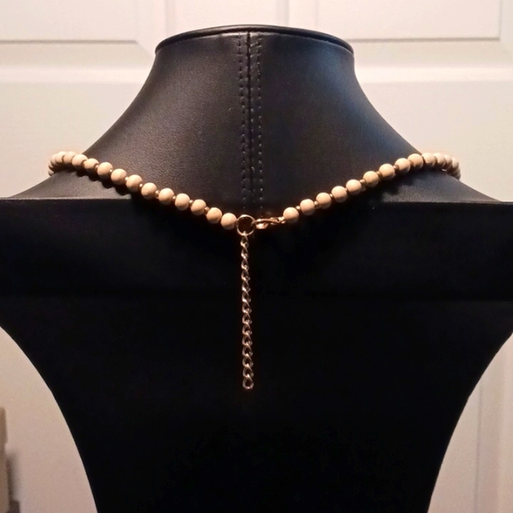 Matte Beaded Necklace With Tassel And Snake Pendant - Picture 3 of 4